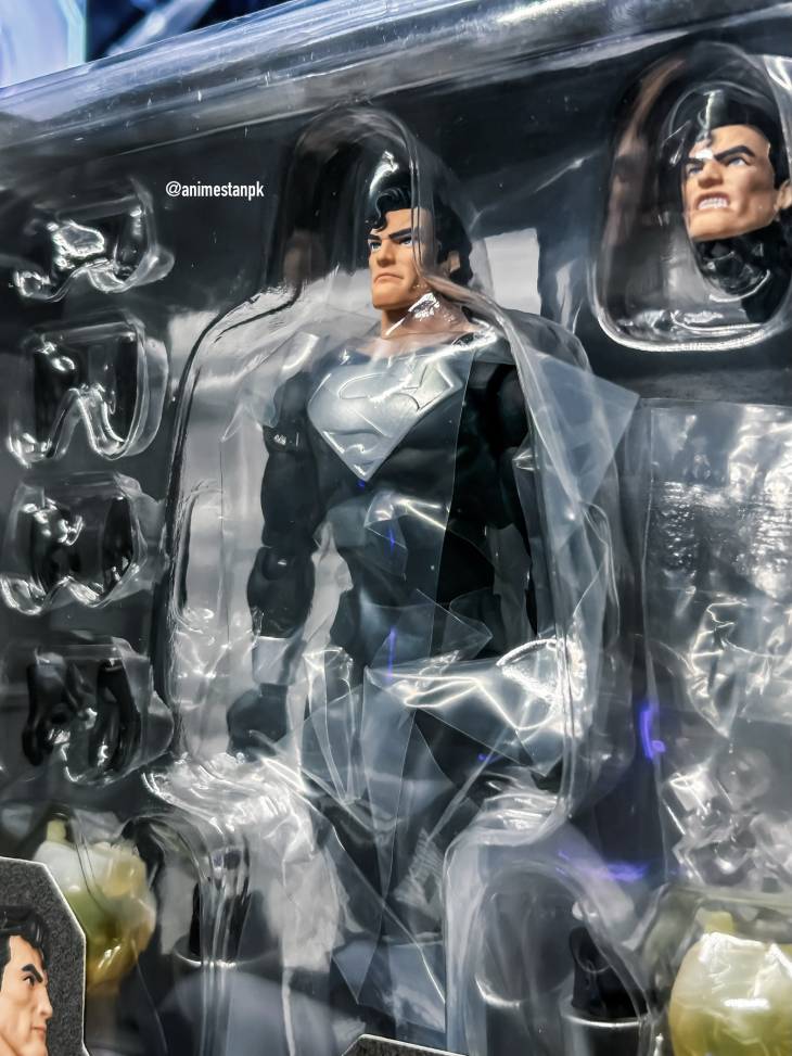 Mafex No.150 Black Suit Superman - Image 2